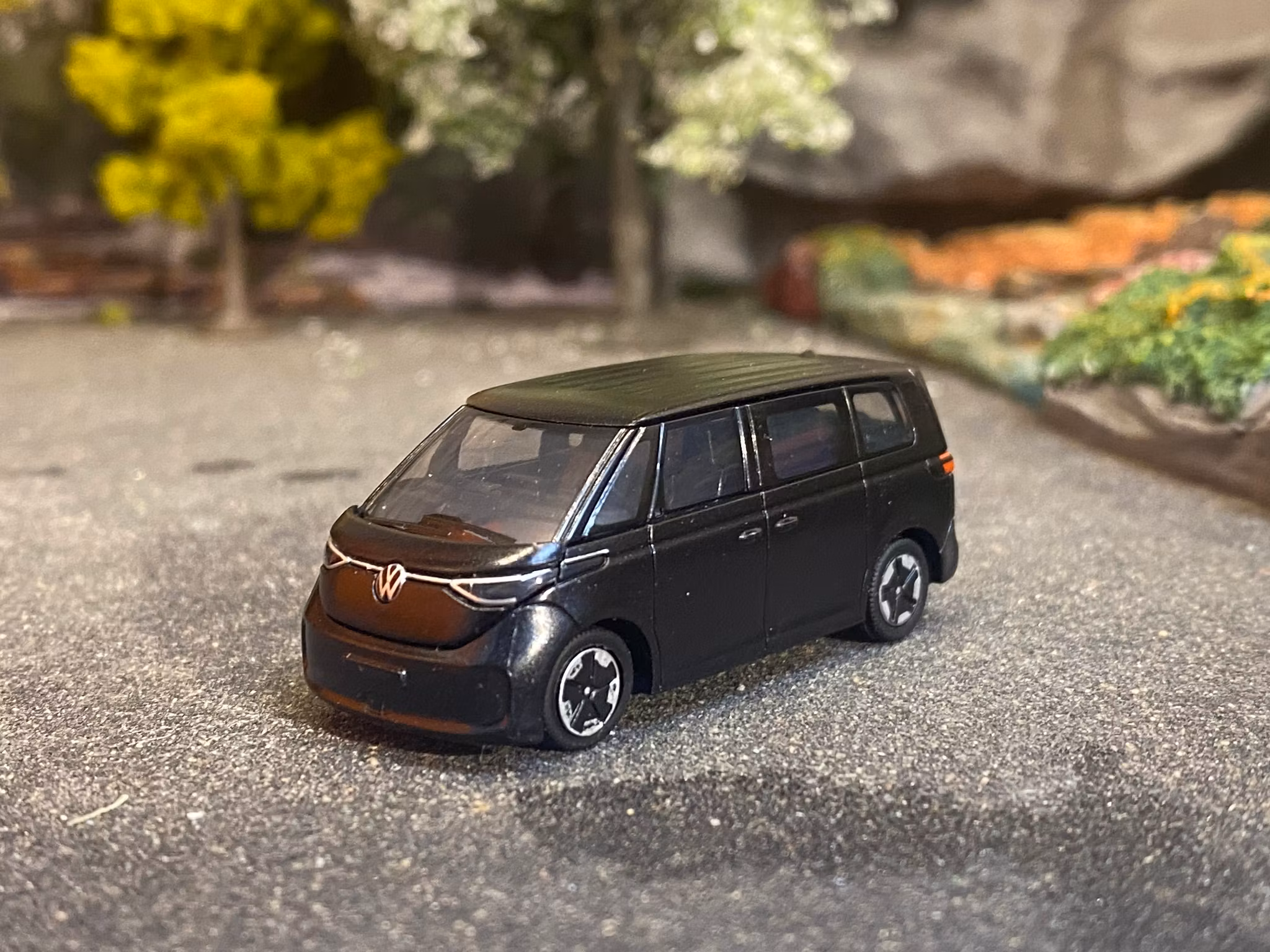 Skala 1/87 Volkswagen ID.Buzz People, deep black metallic fr Rietze 21911