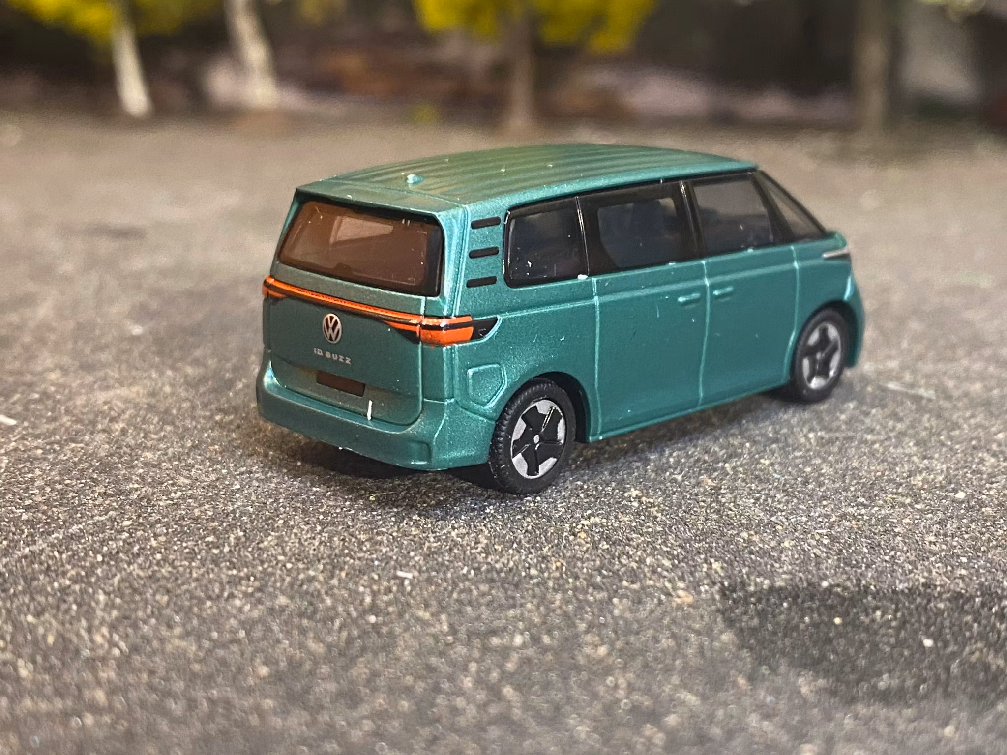 Skala 1/87 Volkswagen ID.Buzz People, Bay Leef Green fr Rietze 21914