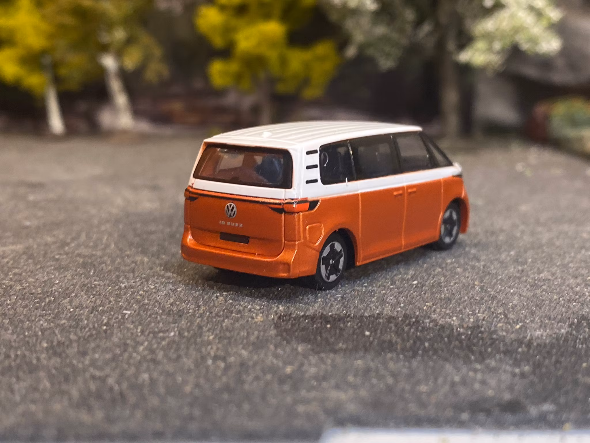 Skala 1/87 Volkswagen ID.Buzz People, White/Orange fr Rietze 21916