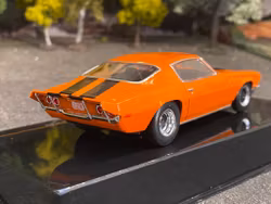 Skala 1/43 Chevrolet Camaro RS Z28 72' Orange/Black fr IXO models