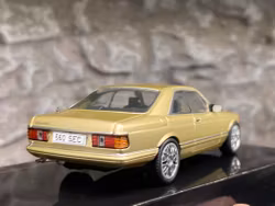 Skala 1/43 Mercedes-Benz 560 SEC (C126) Beige met. 81' fr IXO models