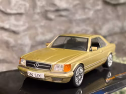 Skala 1/43 Mercedes-Benz 560 SEC (C126) Beige met. 81' fr IXO models