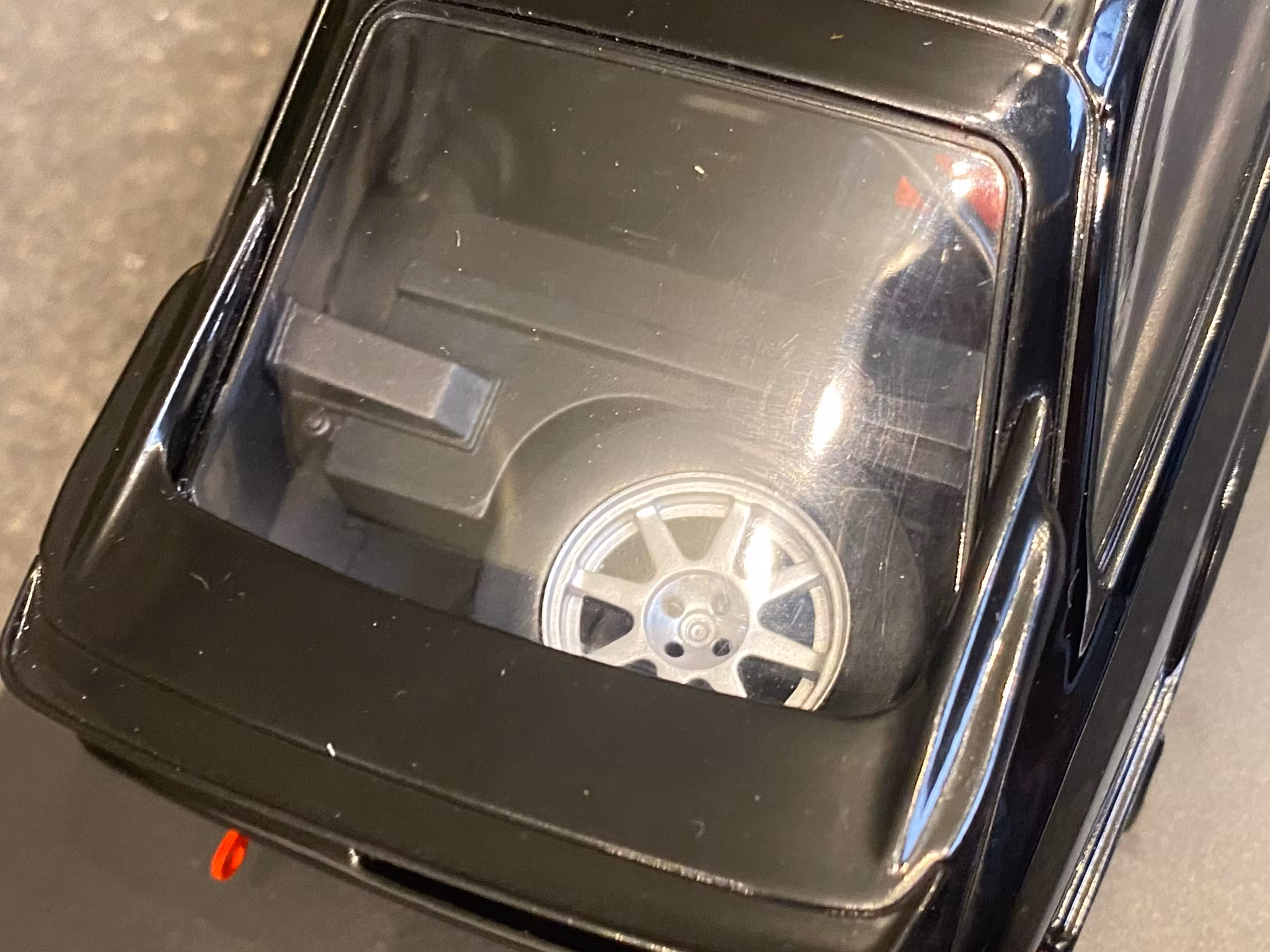 Skala 1/24 Ford Sierra RS Cosworth, Black fr WhiteBox