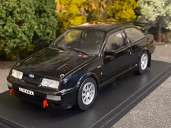 Skala 1/24 Ford Sierra RS Cosworth, Black fr WhiteBox