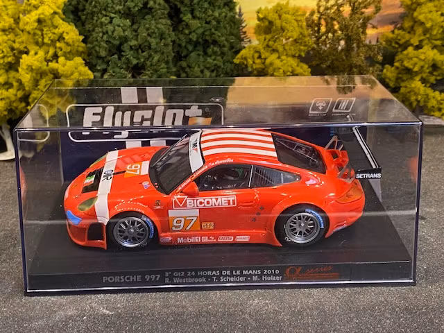 Scale 1/32 Analogue FLY slotcar: Porsche 997 24H Le Mans 2010