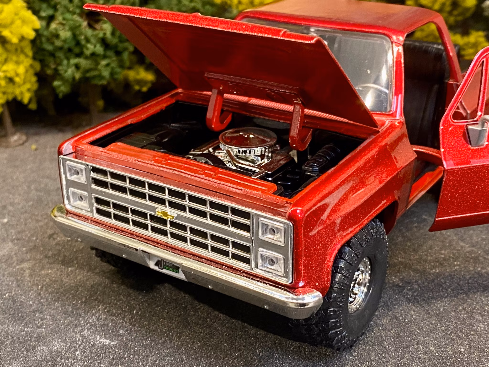 Skala 1/24: Chevy K5 Blazer 1980' Red/white fr Jada "Just Trucks"