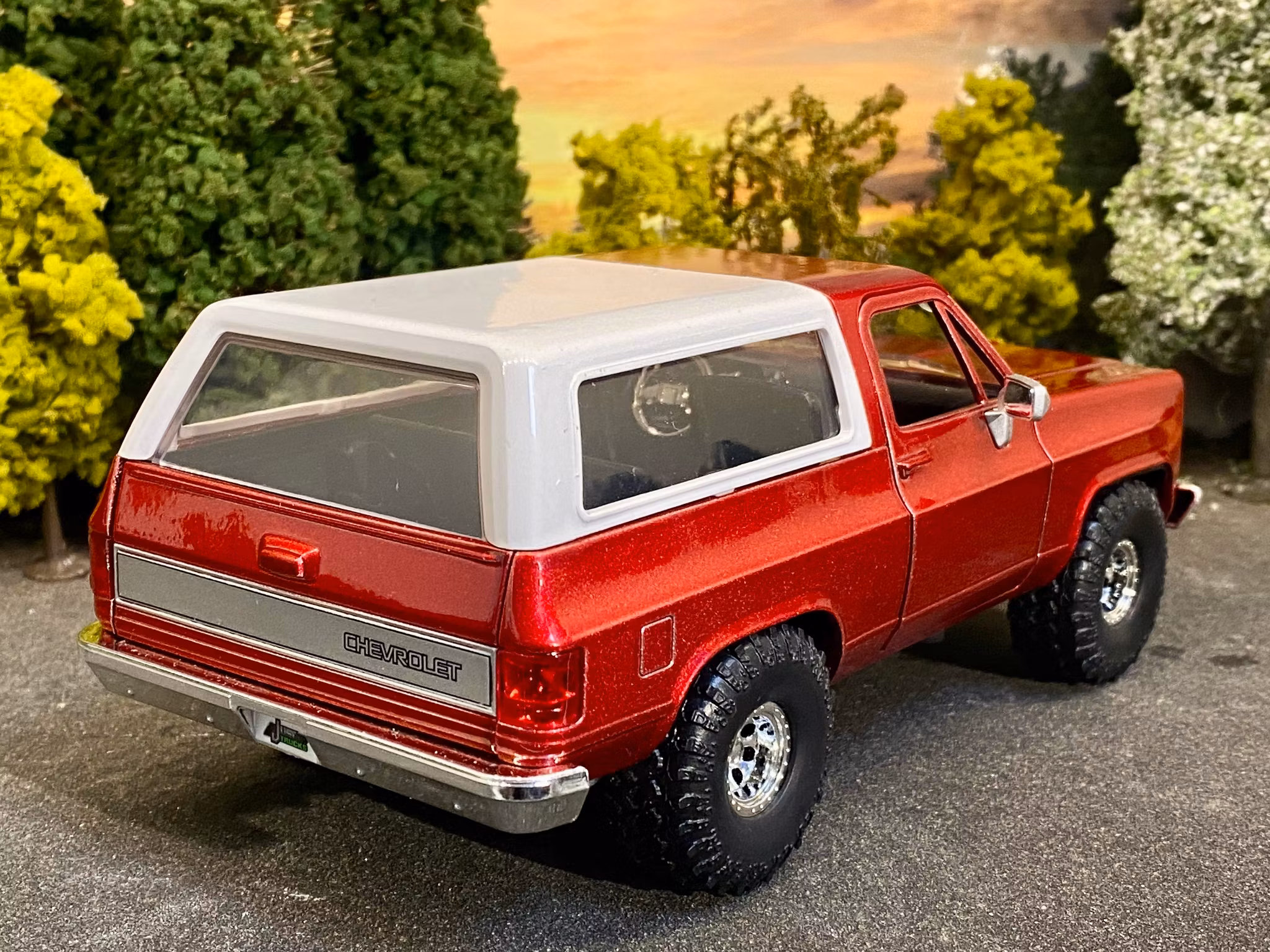 Skala 1/24: Chevy K5 Blazer 1980' Red/white fr Jada "Just Trucks"