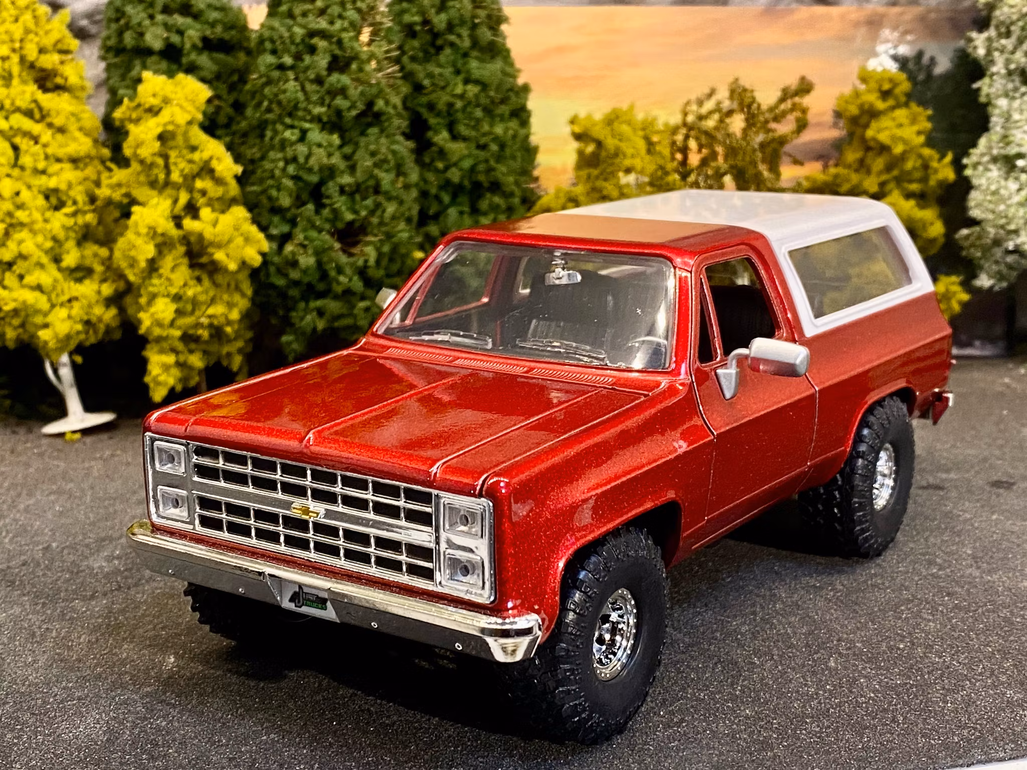 Skala 1/24: Chevy K5 Blazer 1980' Red/white fr Jada "Just Trucks"