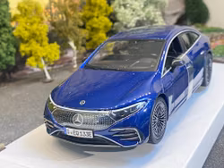 Skala 1/24 (1/27) EQS by Mercedes EQ  fr Maisto Special Edition