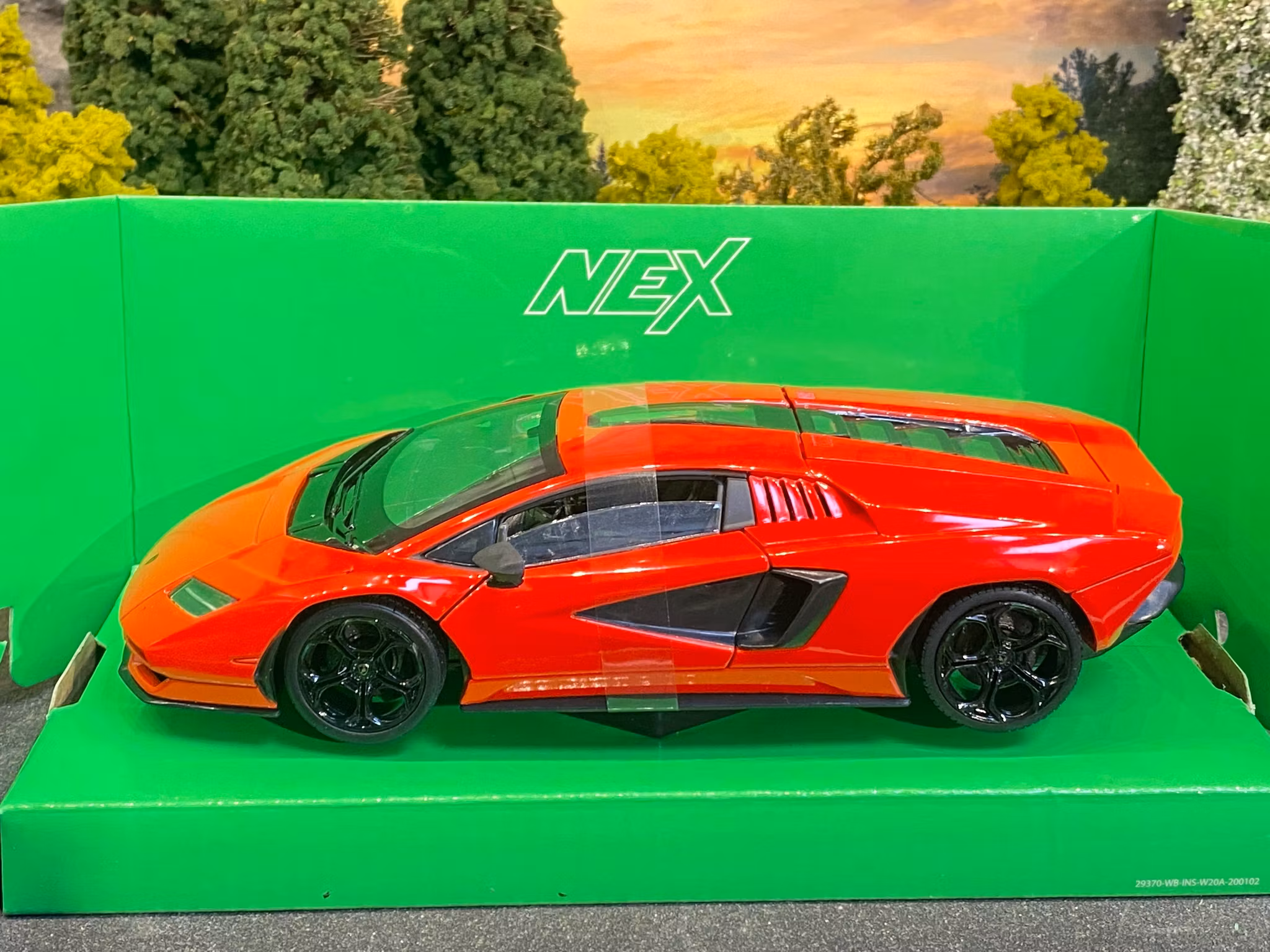 Skala 1/24 Lamborghini Countach LPI 800-4 Red, fr NEX / Welly