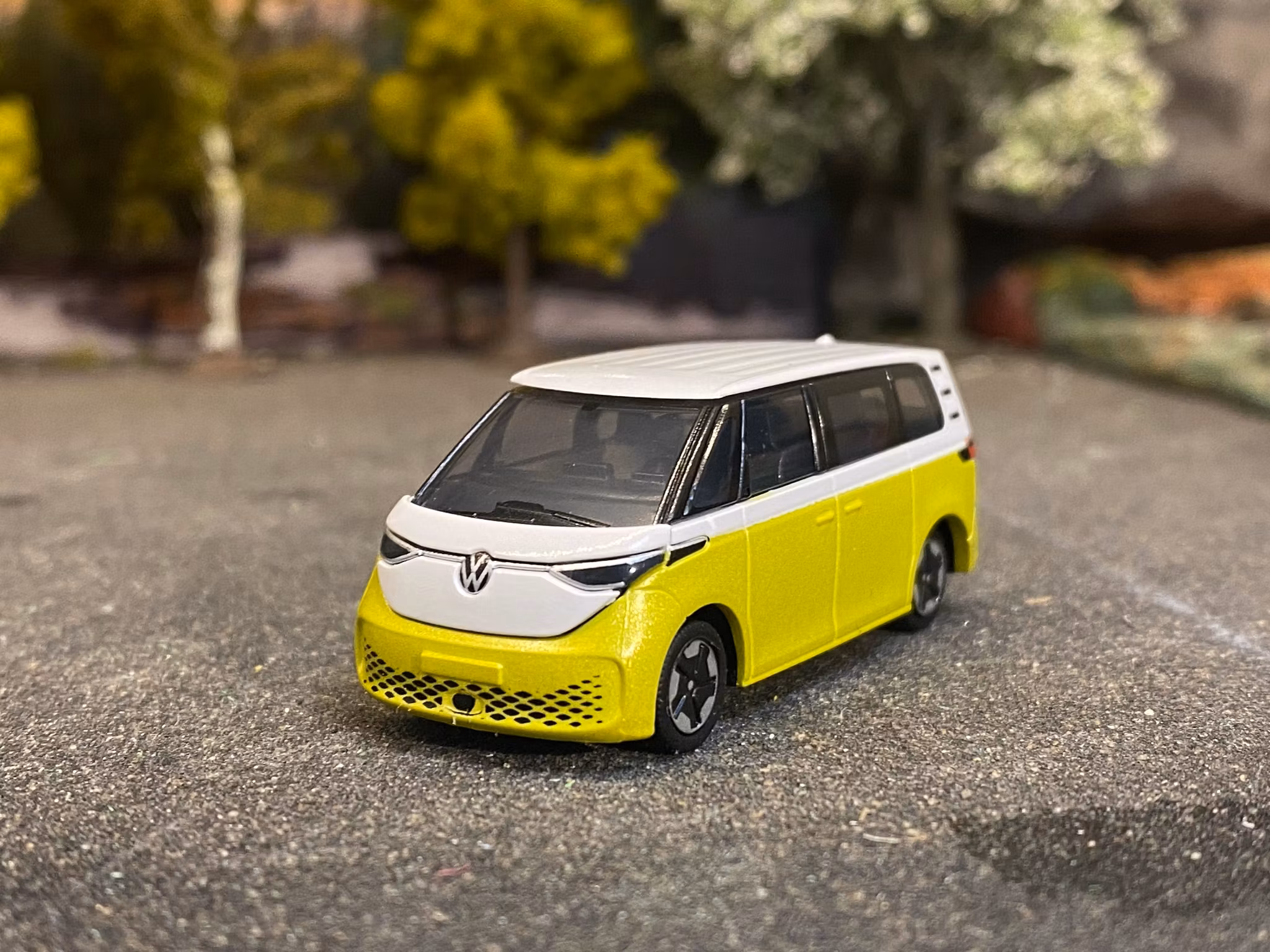 Skala 1/87 Volkswagen ID.Buzz People, Lemon Yellow/White fr Rietze 21918