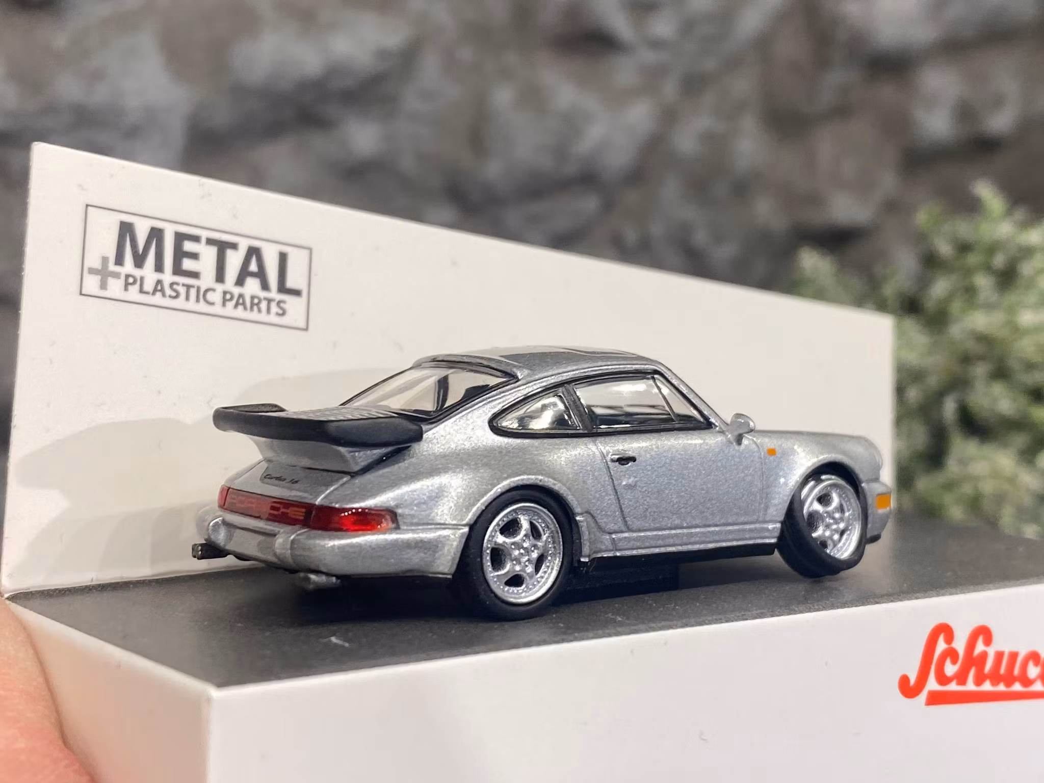 Skala 1/64 Porsche 911 Turbo 3,6 Silver fr Schuco