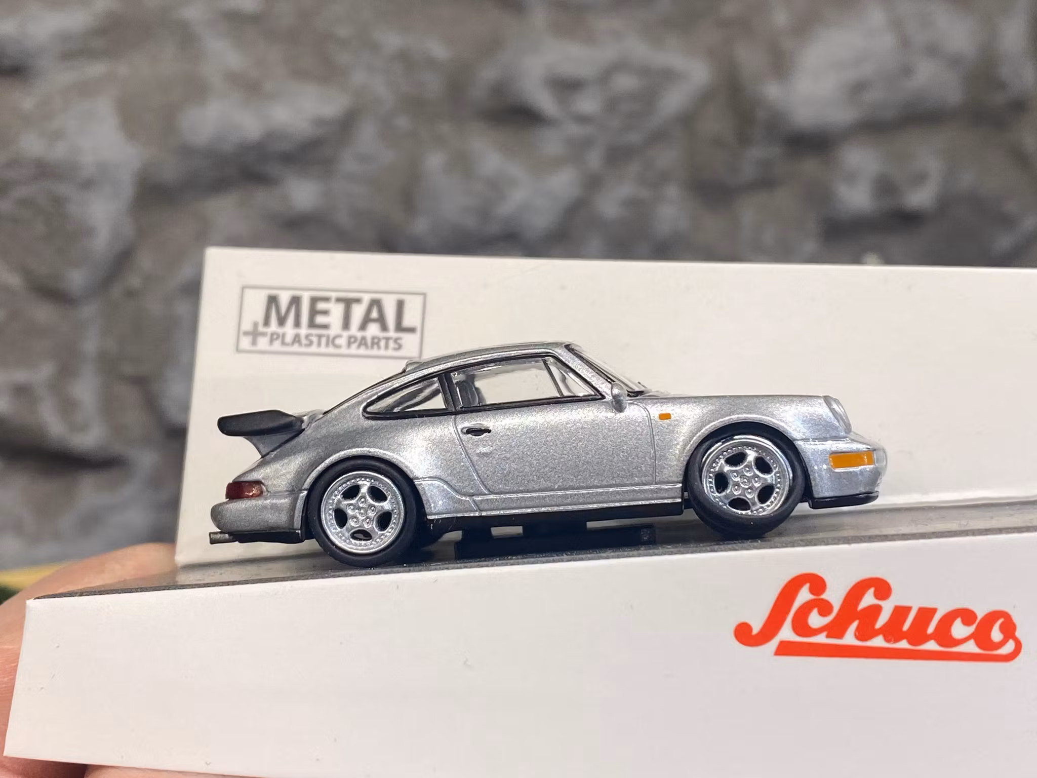 Skala 1/64 Porsche 911 Turbo 3,6 Silver fr Schuco