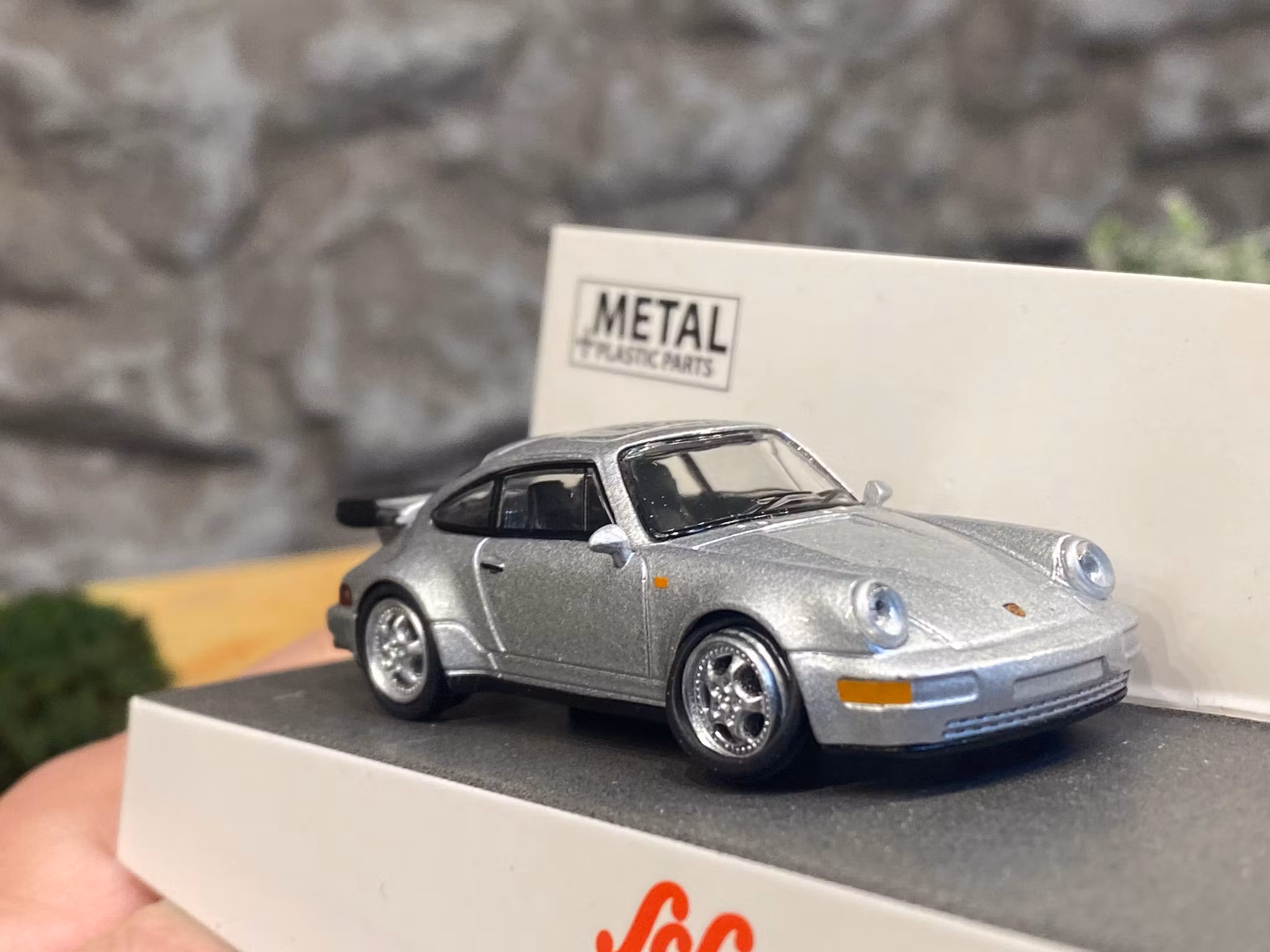 Skala 1/64 Porsche 911 Turbo 3,6 Silver fr Schuco