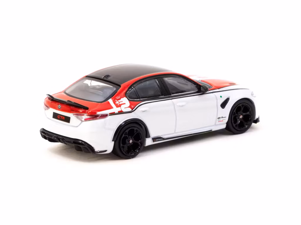 Skala 1/64 Alfa Romeo Giulia GTA Red / White fr TARMAC Works - Global64
