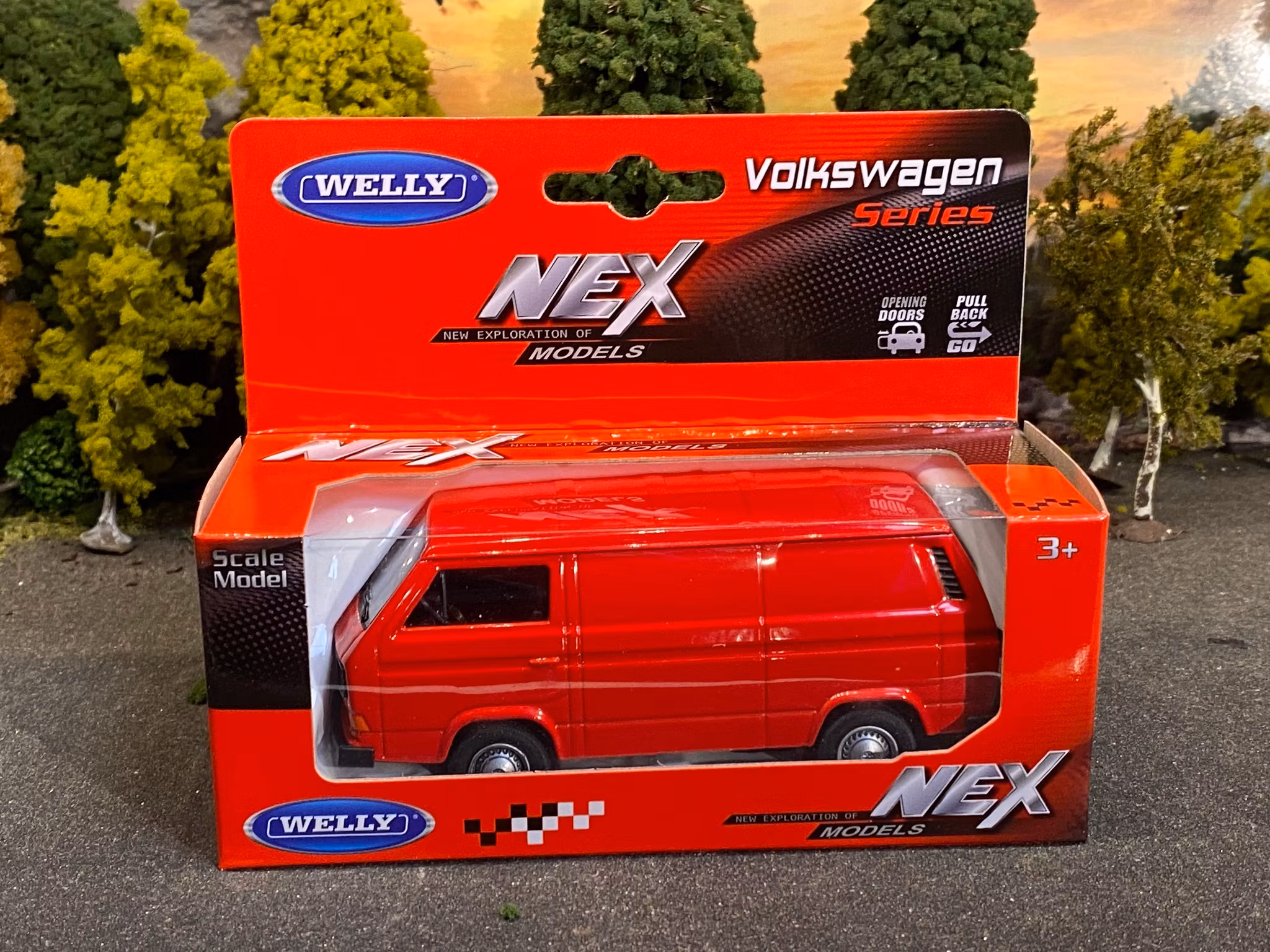 Skala 1/36 Volkswagen Buss T3, Red fr Nex models / Welly