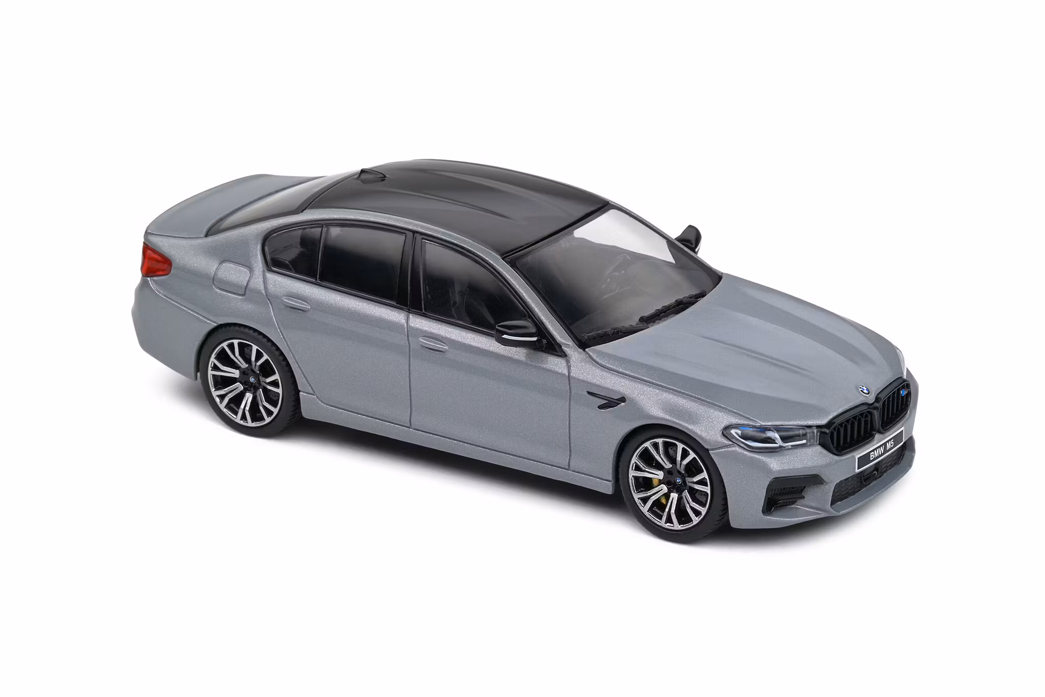 Skala 1/43 BMW M5 F90 COMPETITION – Grey – 2022 fr Solido