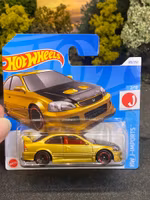 Skala 1/64 Hot Wheels: Honda Civic Si, Gold w black hood