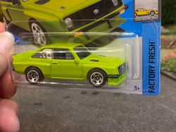 Skala 1/64 Hot Wheels: Ford Escort RS2000, Green