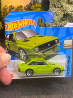 Skala 1/64 Hot Wheels: Ford Escort RS2000, Green
