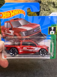 Skala 1/64 Hot Wheels: Ford F-150 Lightning Custom