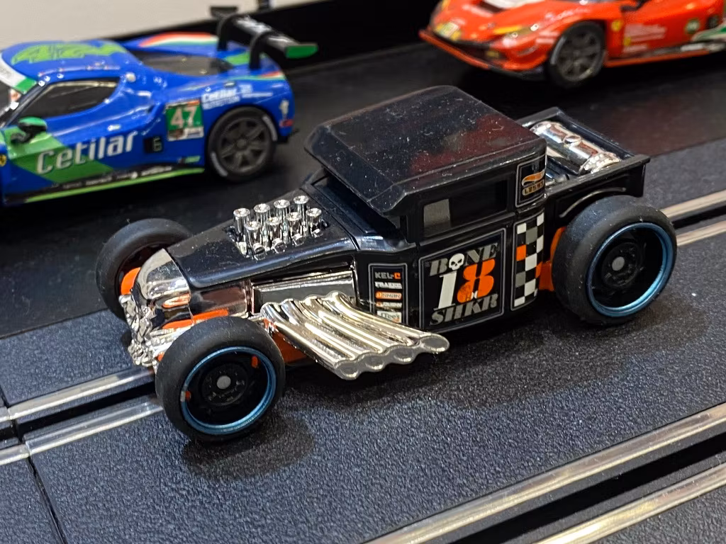 NEW! Skala 1/43 An. slotcar fr Carrera GO: Bone Shaker "Hot Wheels" Black