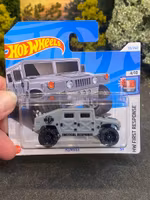 Skala 1/64 Hot Wheels: Humvee