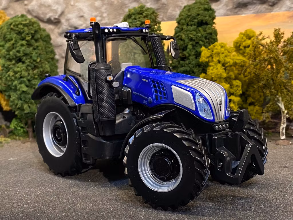 Skala 1/32 New Holland T8.435 Tractor "Blue power" fr Britains Art.nr: 43216