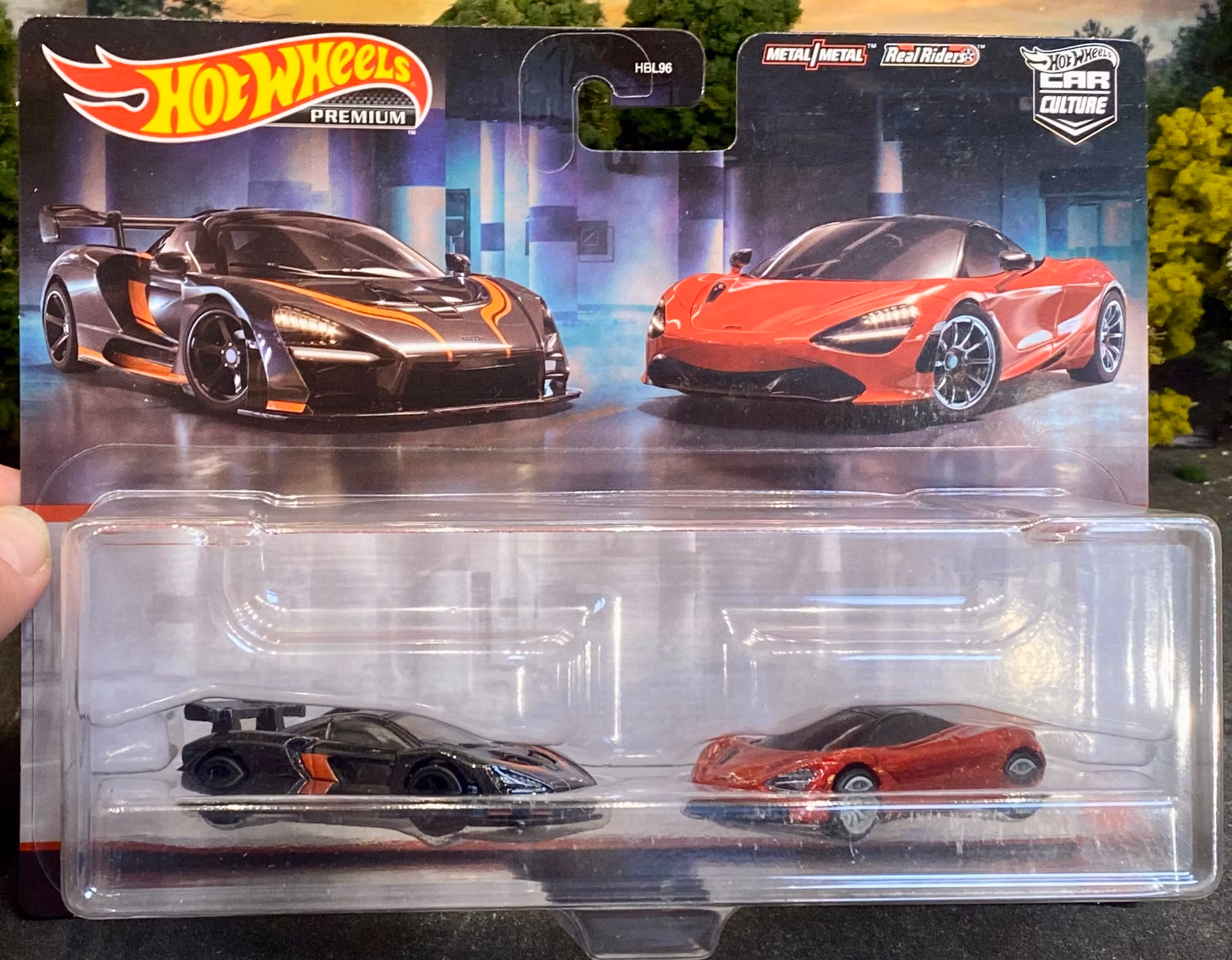 Skala 1/64 Hot Wheels PREMIUM 2-pack: McLaren Senna & 720S