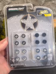 Skala 1/64 - 16 Wheels for cars "Hollywood Icons" fr Greenlight "Wheels & tire packs"