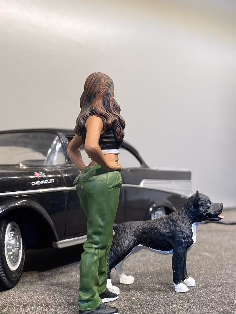 Skala 1/18 Christine m hunden Bullen "LowRiderz" - American Diorama