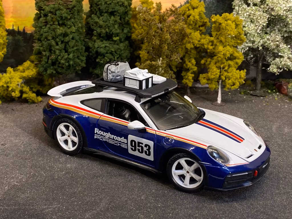 Skala 1/24 Porsche 911 Dakar fr Bburago Race