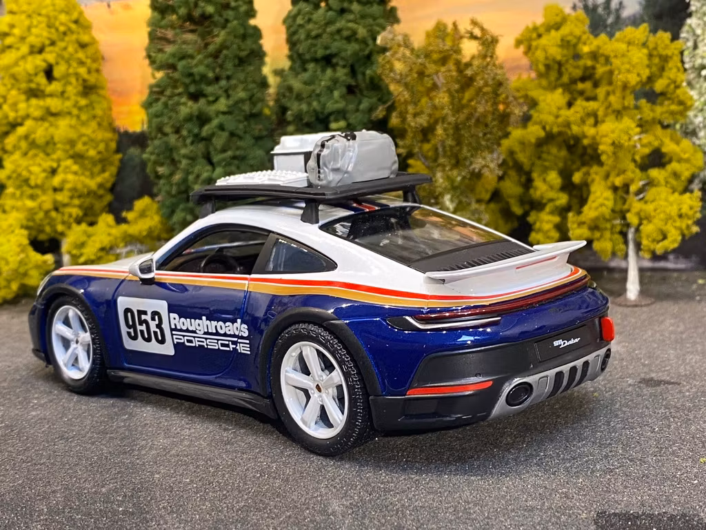 Skala 1/24 Porsche 911 Dakar fr Bburago Race