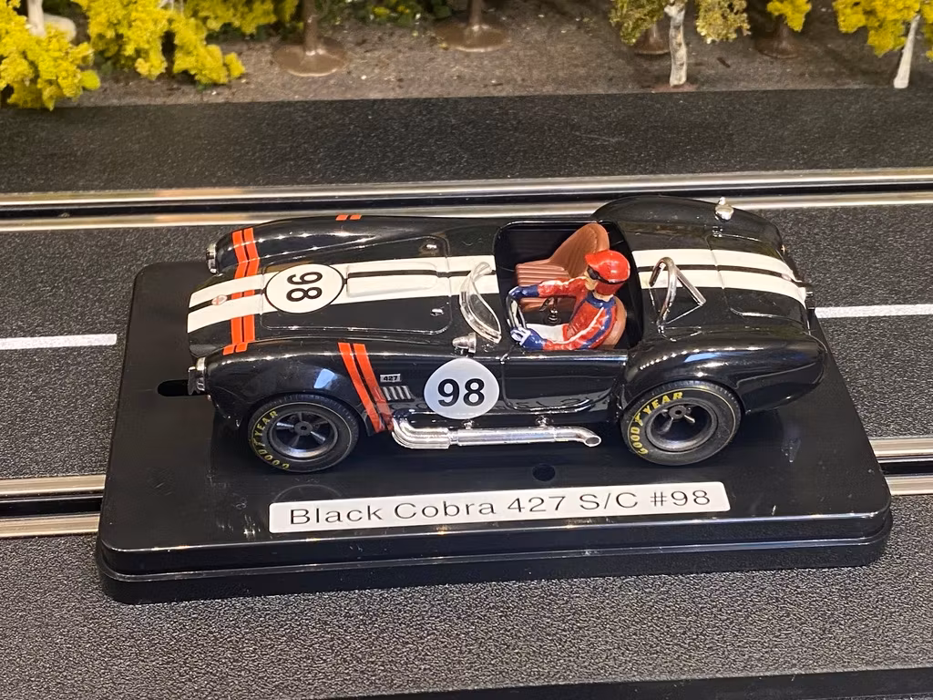 Skala 1/32 Analogue Slotcar - Black Cobra 427 S/C # 98 MC 0022 fr MRRC