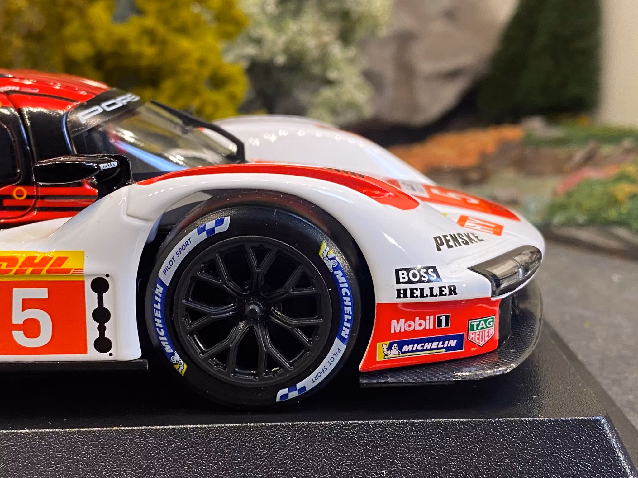 Skala 1/24 Porsche 963 fr Bburago Race