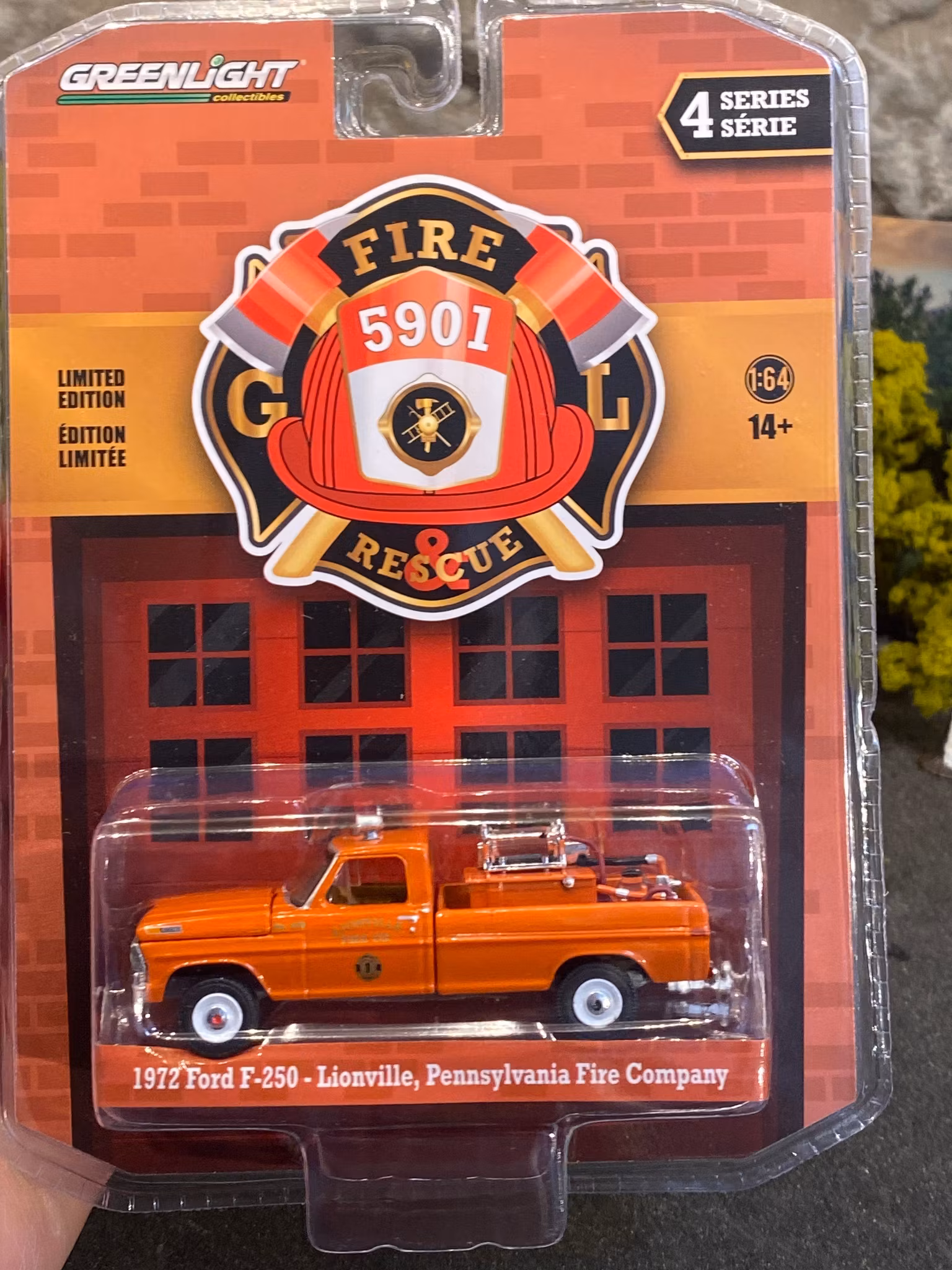 Skala 1/64 72' Ford F-250 Lionsville Pennsylvania Fire Company f Greenlight "Fire & Rescue"