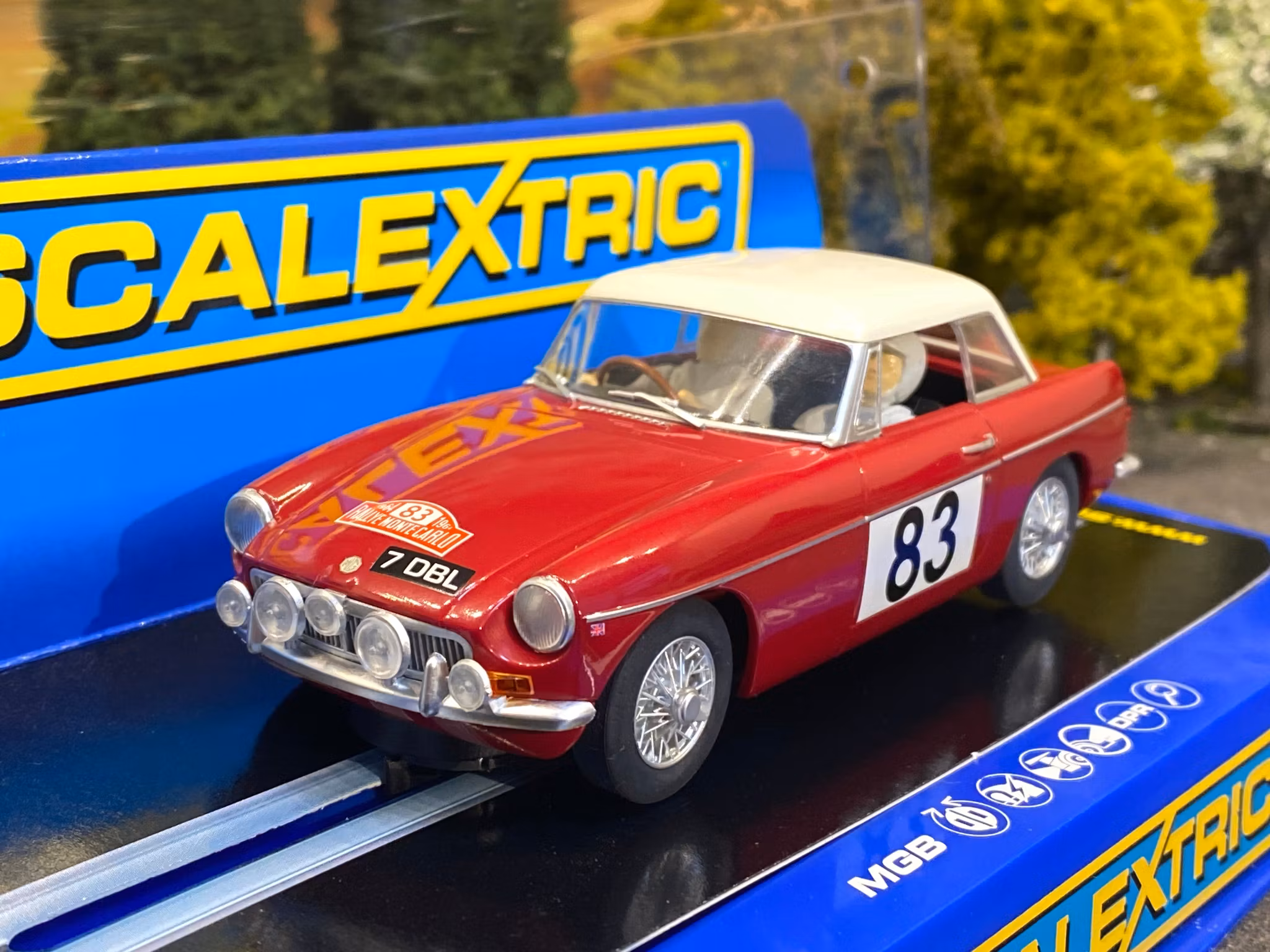 Skala 1/32 Analog Slotcar - MGB 64' Monte Carlo GT Class #83 fr Scalextric