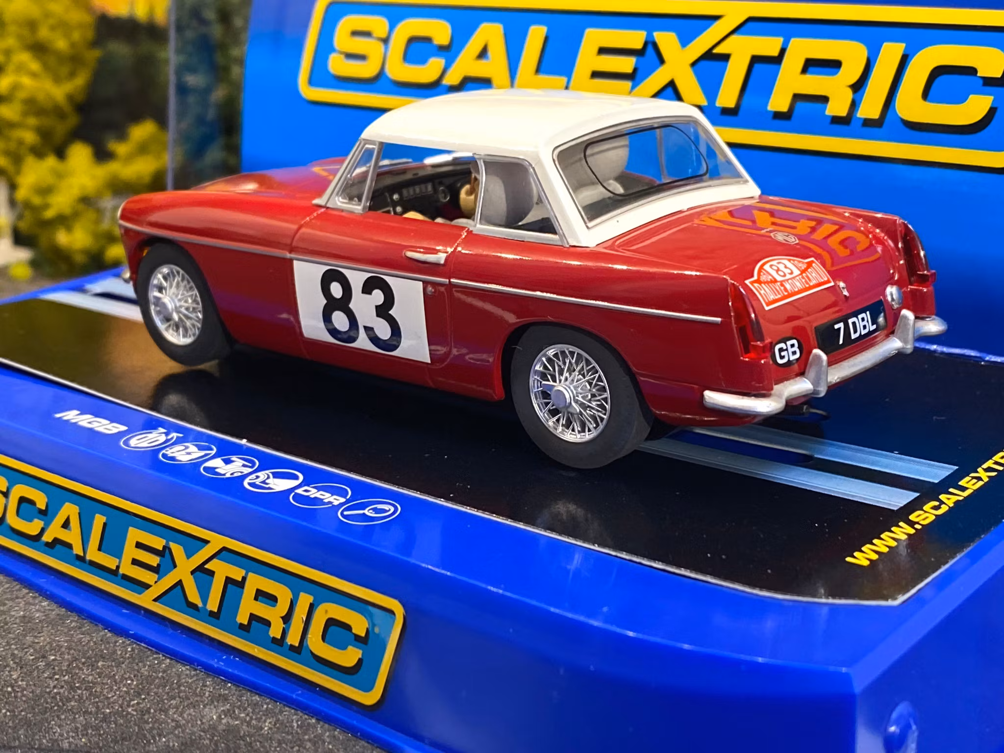 Skala 1/32 Analog Slotcar - MGB 64' Monte Carlo GT Class #83 fr Scalextric