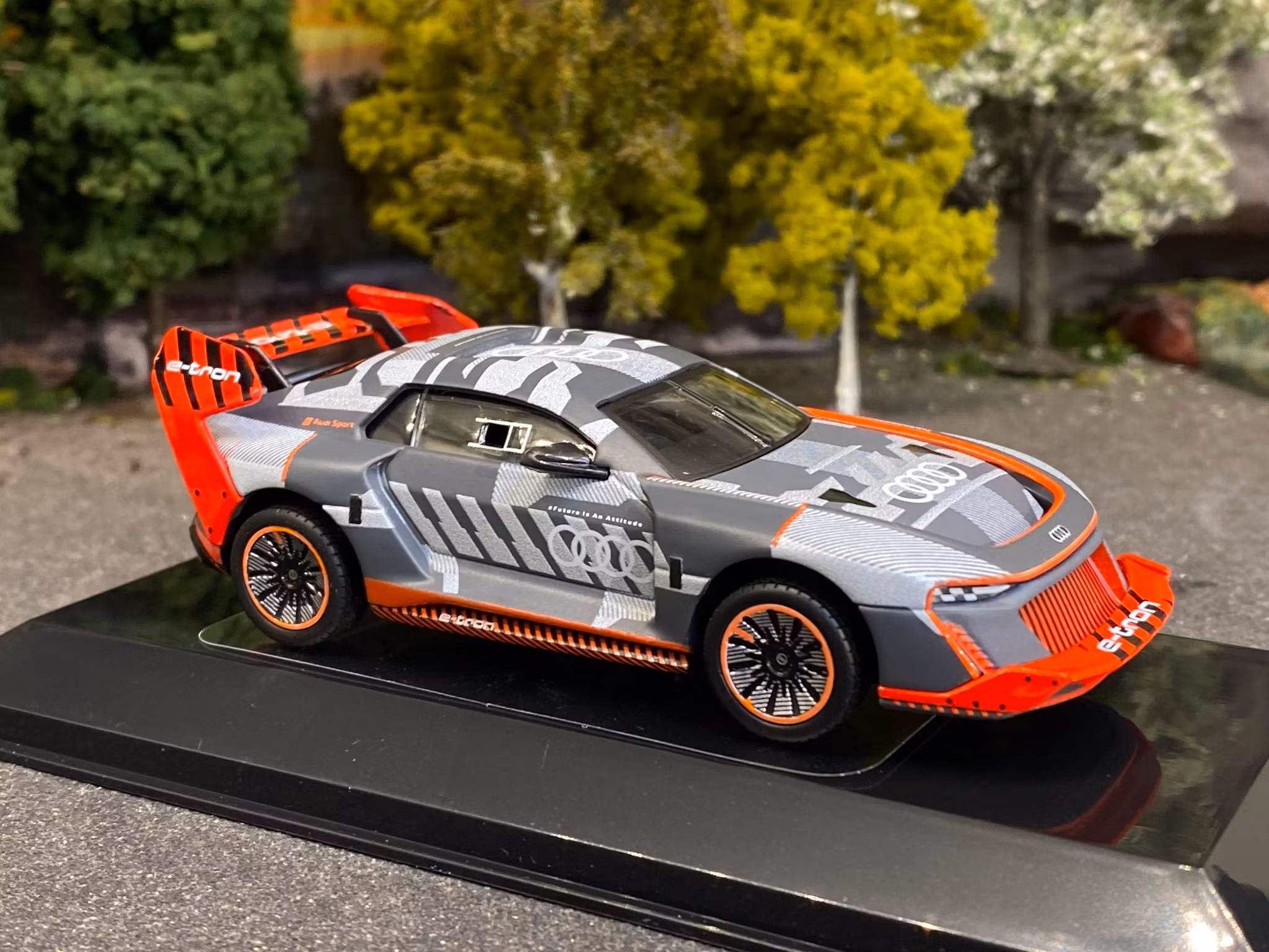 Skala 1/43 Audi S1 e-tron quattro fr Bburago Race