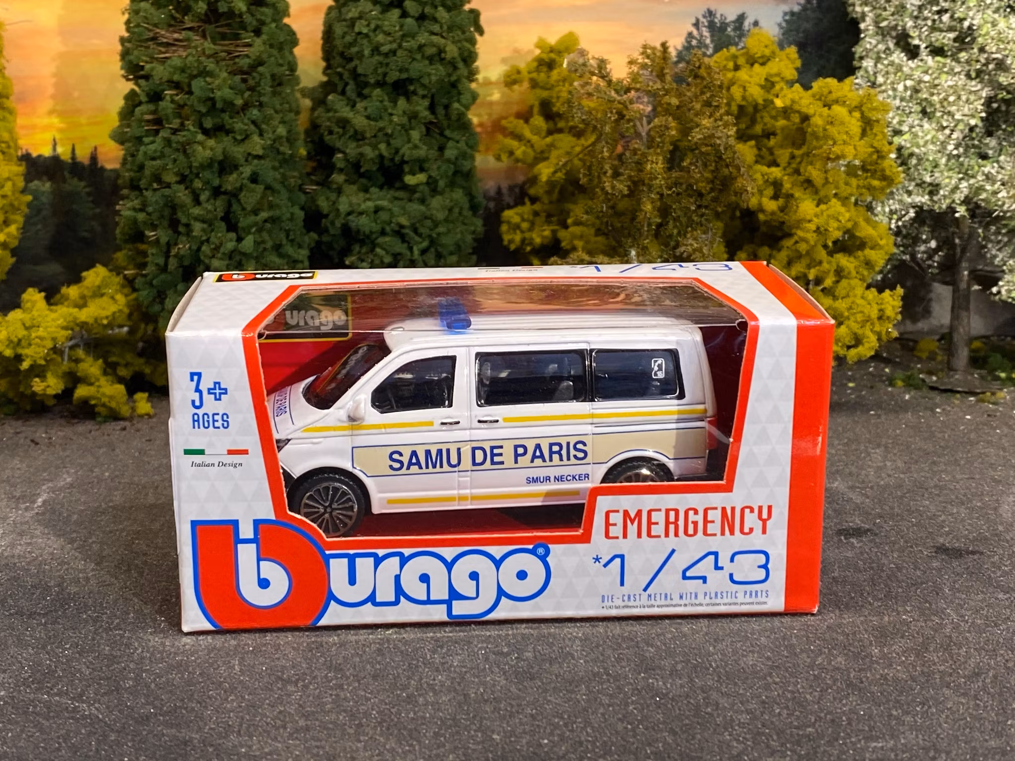 Skala 1/43 VW Transporter/Multivan VW T6.1 "Samu de Paris" fr Bburago