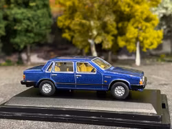 Skala 1/76 Volvo 760, blue metallic fr Oxford