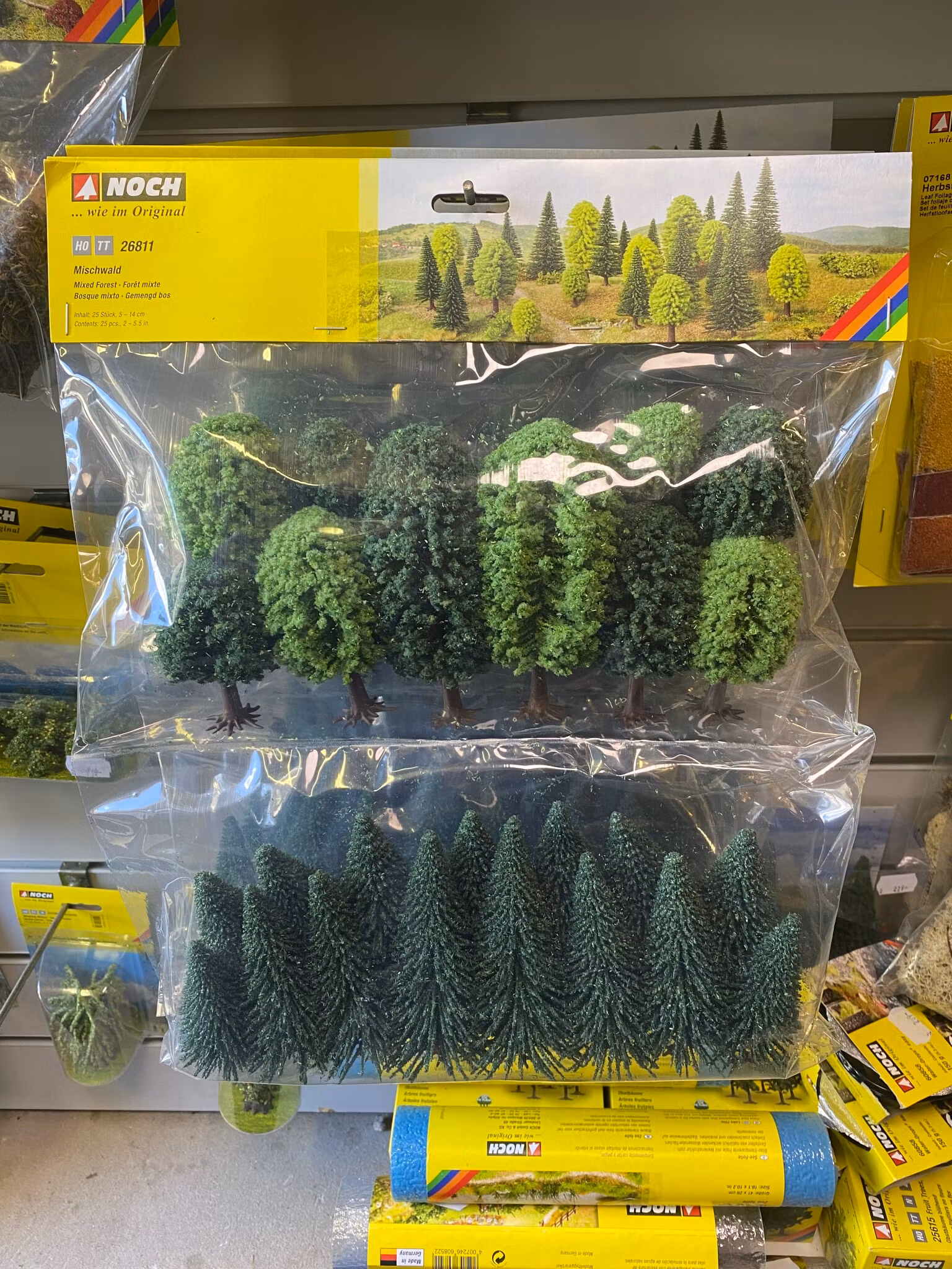 NOCH 26811 Blandskog, Träd  i olika höjder 10 st Lövträd & 15 Granar