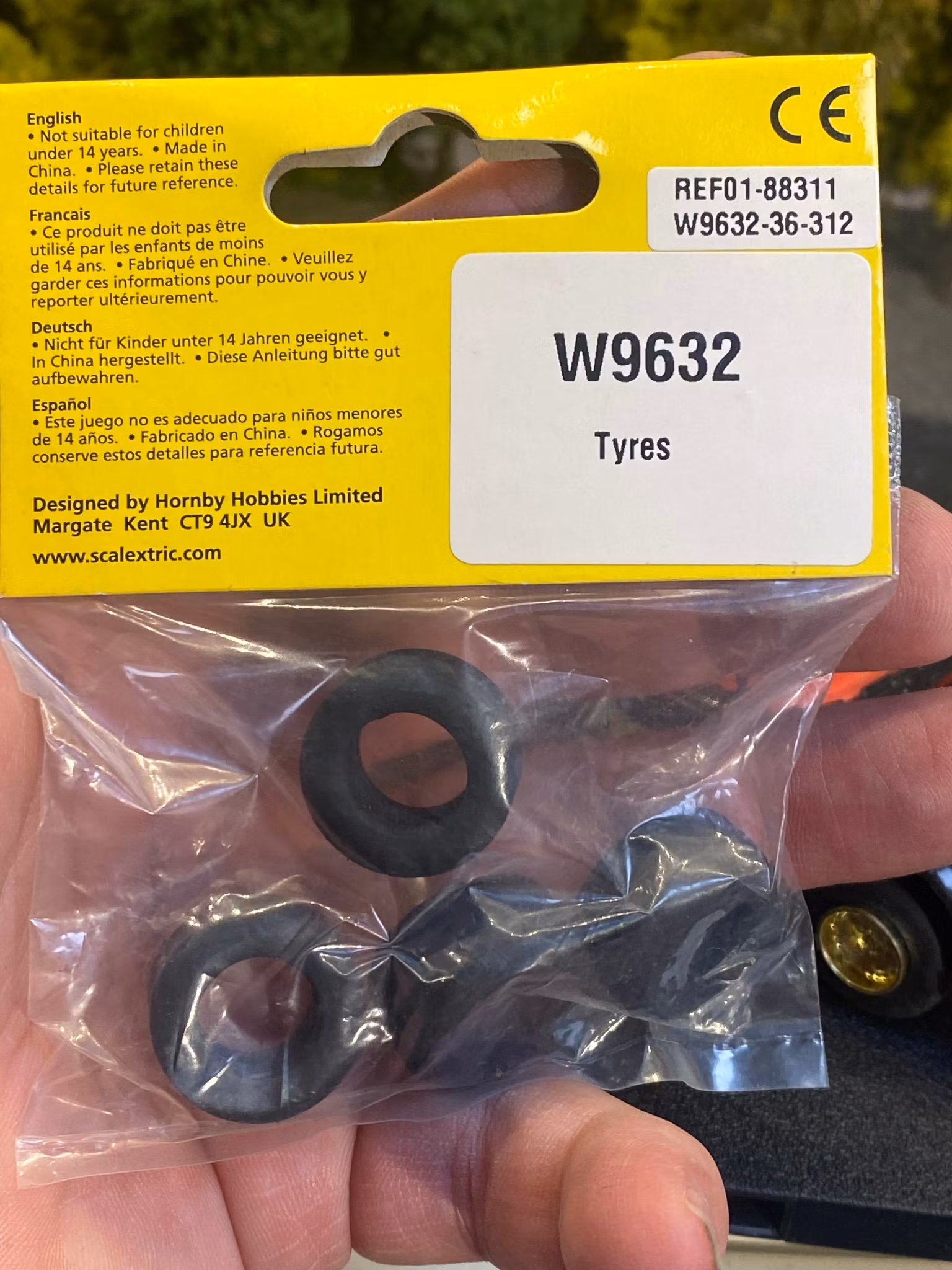 Skala 1/32 Accessories/Tillbehör W9632 t Scalextric: Däck/Tyres i 4-pack