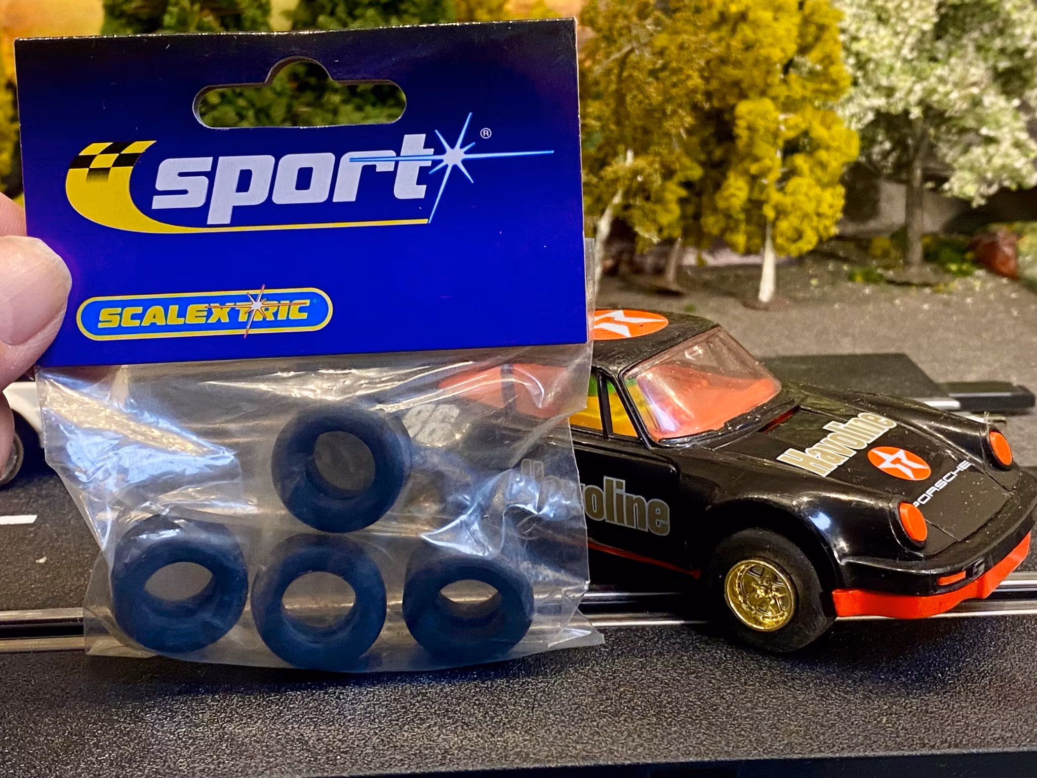 Skala 1/32 Accessories/Tillbehör W9632 t Scalextric: Däck/Tyres i 4-pack