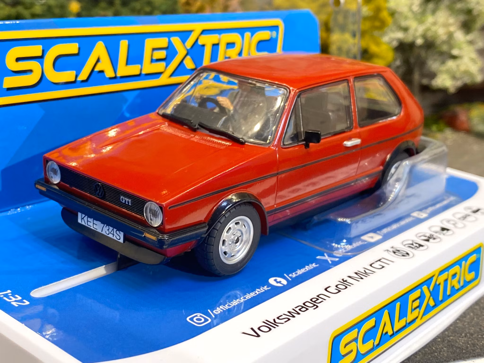Skala 1/32 An. Scalextric Slot Car: C4490 Volkswagen Golf GTI - Red