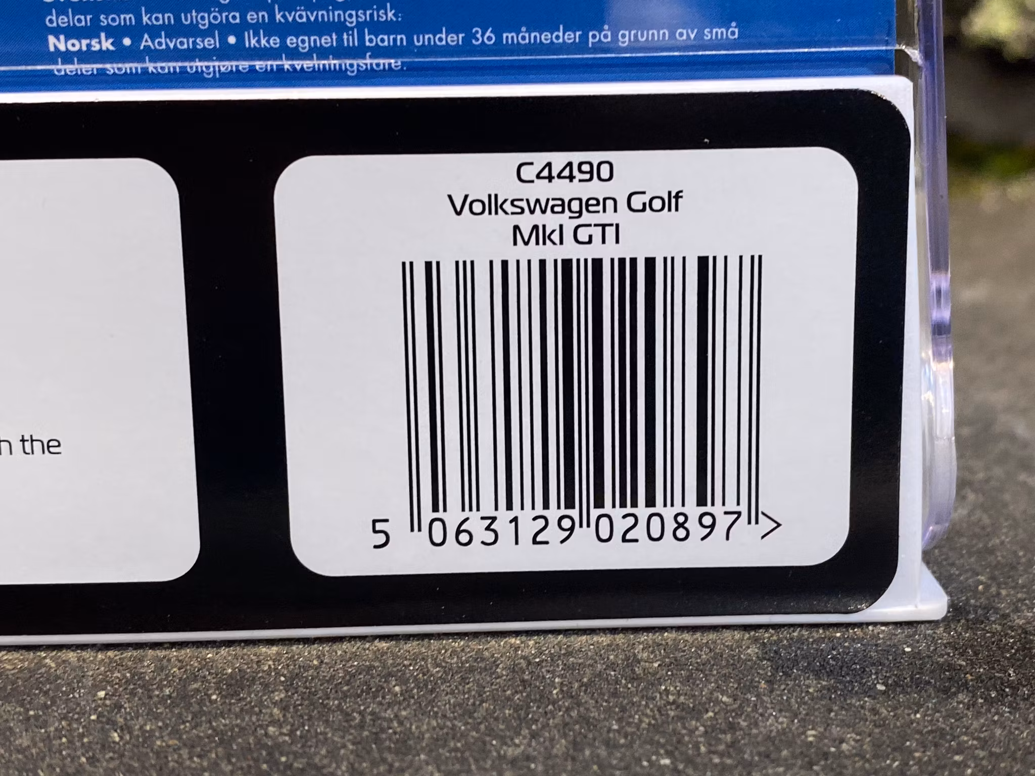 Skala 1/32 An. Scalextric Slot Car: C4490 Volkswagen Golf GTI - Red