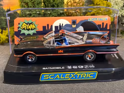 Skala 1/32 An. Scalextric Slot Car: C4175 Batmobile - 1966 TV Series