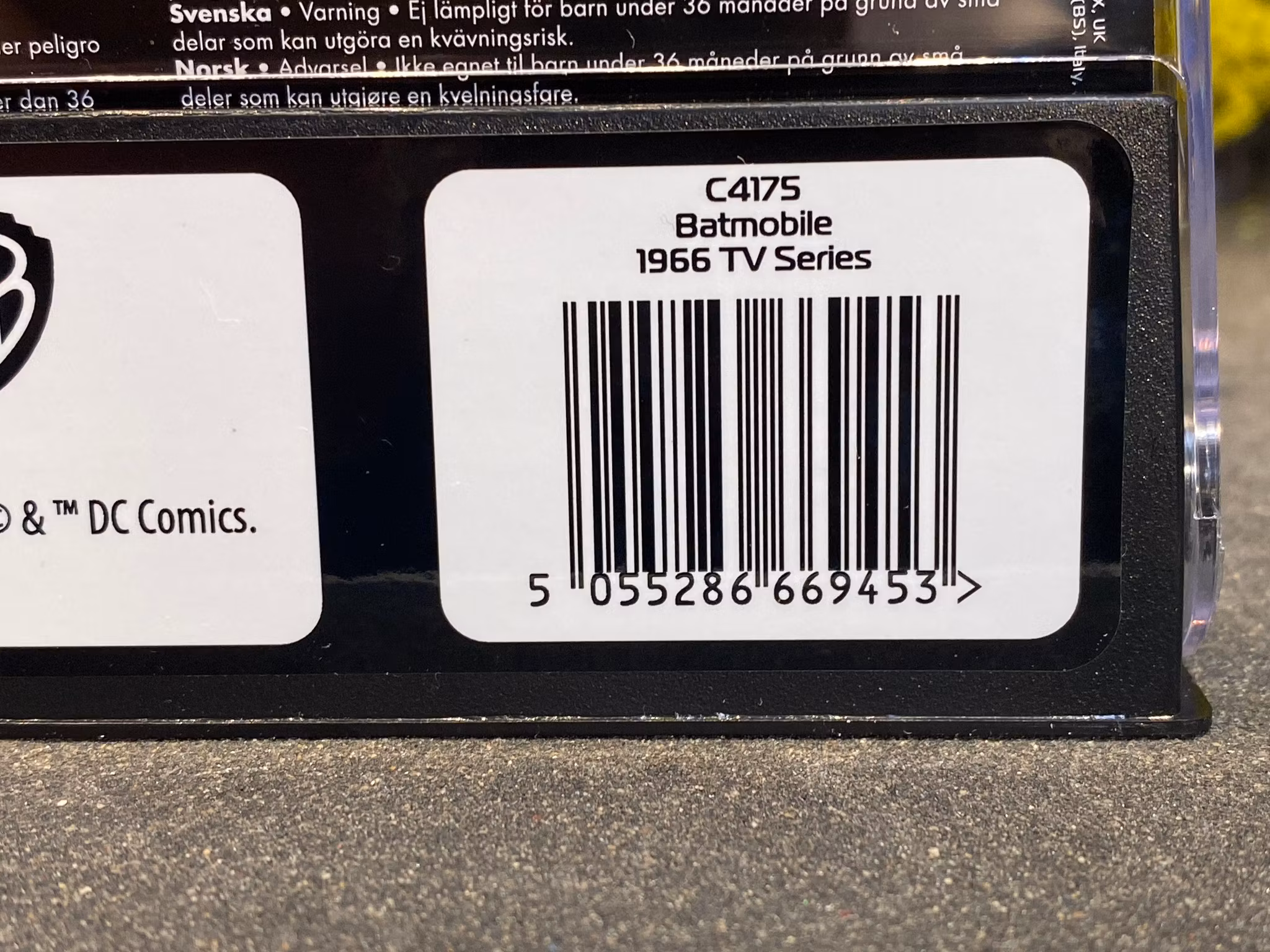 Skala 1/32 An. Scalextric Slot Car: C4175 Batmobile - 1966 TV Series