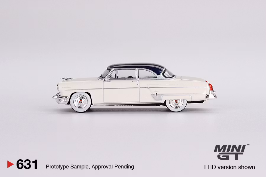 Skala 1/64 - Lincoln Capri 1954 Arctic White/Atlantic Blue fr MINI GT (631)