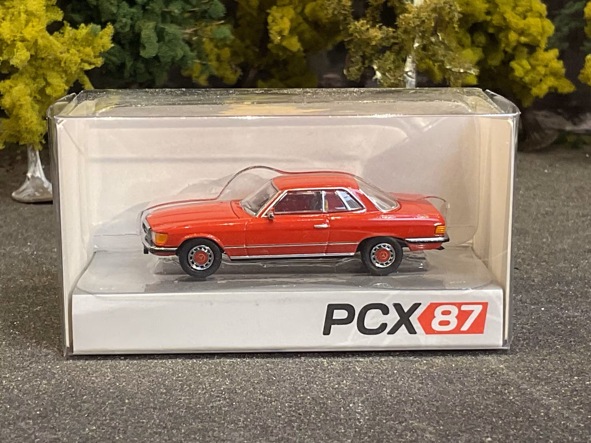 Skala 1/87 - Mercedes-Benz SLC C107, Red fr PCX87
